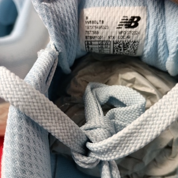 New Balance Fresh Foam 680 v8 Women's Size 9.5 Blue White Running Shoes Sneakers - Picture 5 of 8